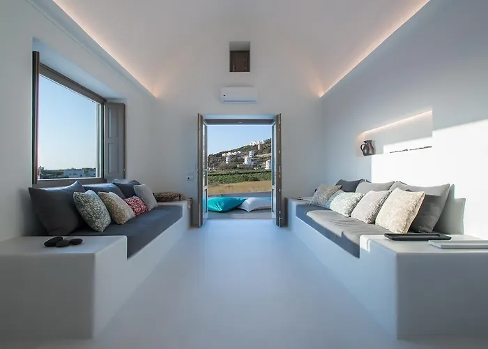 Azar Luxury Villas & Suites
