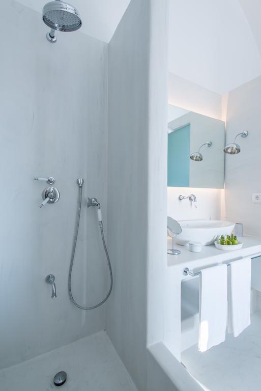 Azar Luxury & Villa Imerovigli (Santorini)