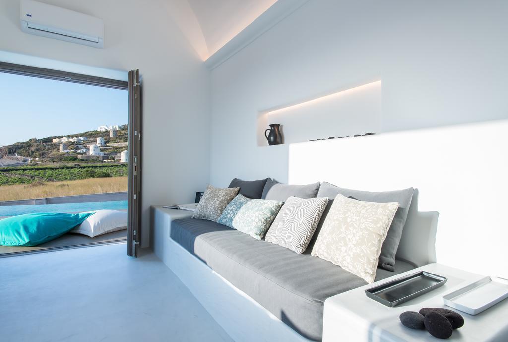 Azar Luxury & Imerovigli (Santorini)