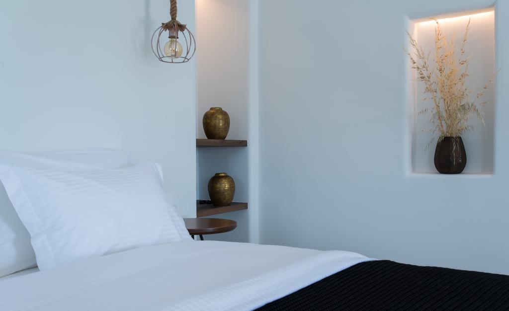 Villa Azar Luxury & Imerovigli (Santorini)