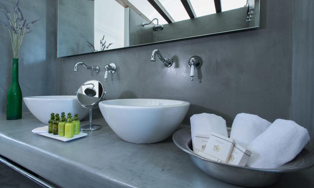 Azar Luxury Villas &
