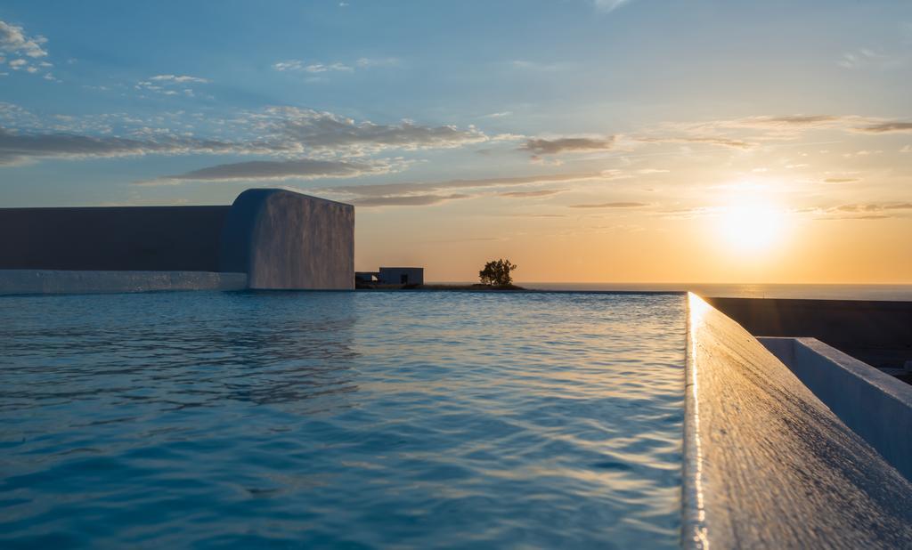Azar Luxury Villas &