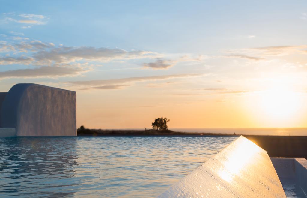 Azar Luxury & Villa Imerovigli (Santorini)