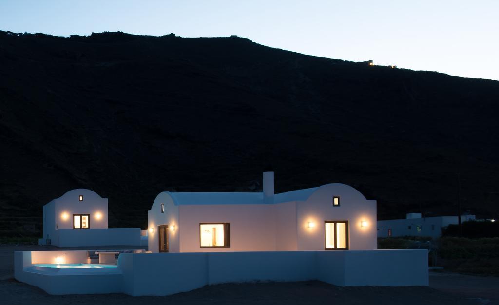 Azar Luxury & * Imerovigli (Santorini)