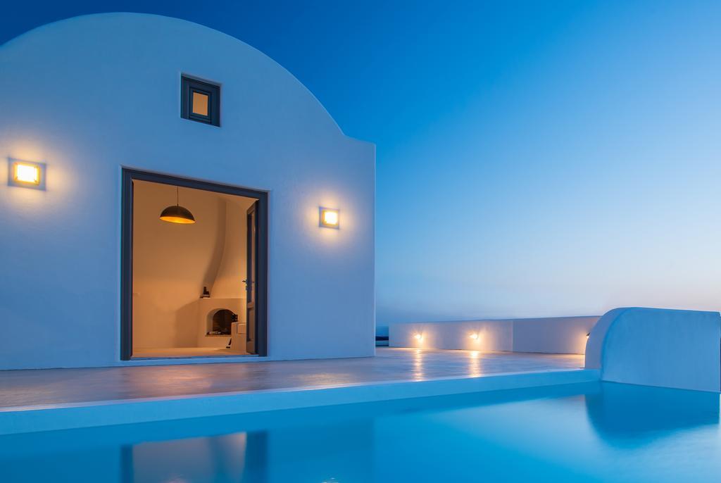 Azar Luxury & Imerovigli (Santorini)