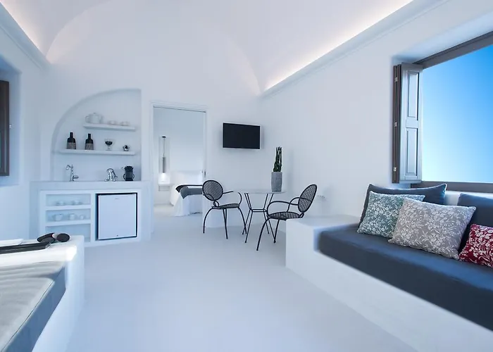 Azar Luxury Villas & Suites